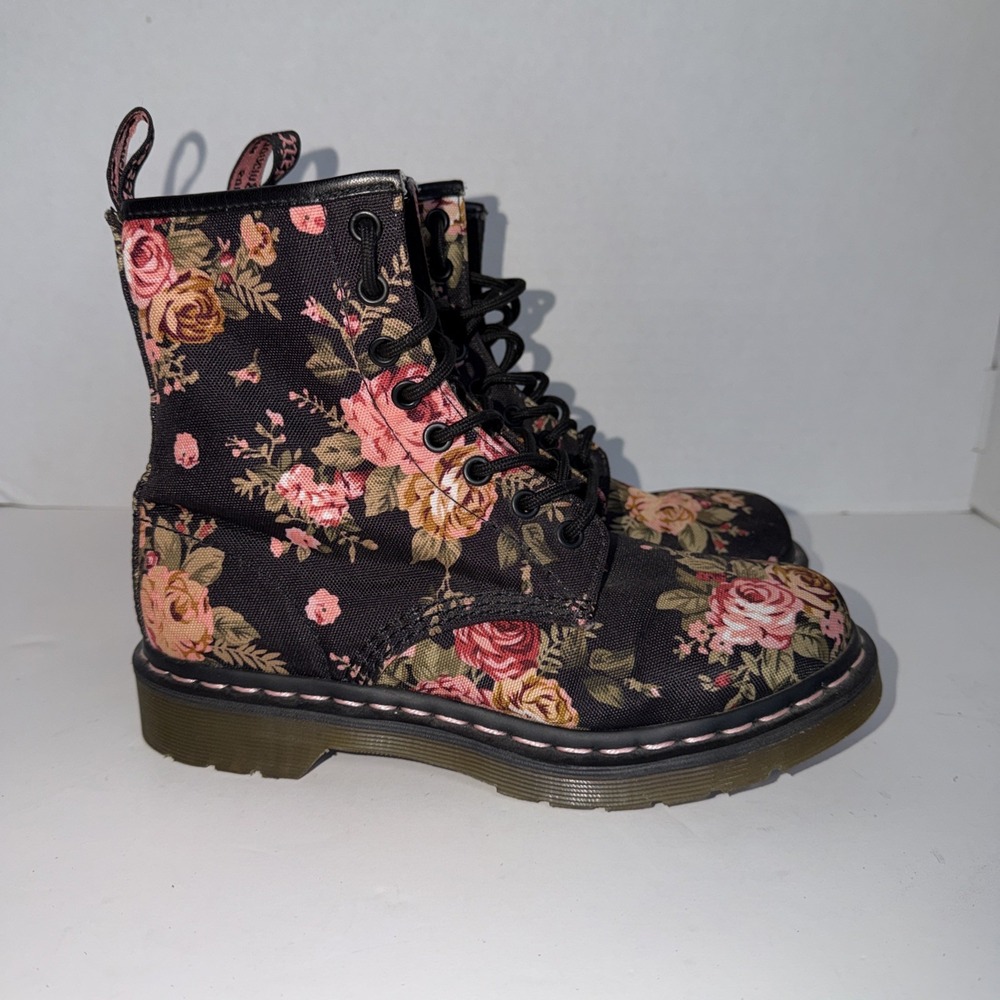Dr. Martens 11821 Victoria Flowers Floral Canvas Boots Women's Size 7 - Picture 1 of 6